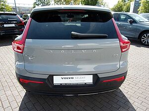 Volvo  B3 Plus Dark 2WD