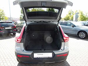 Volvo  B3 Plus Dark 2WD