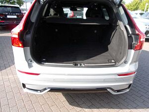 Volvo  B4 Plus Dark 2WD