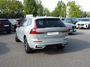 Volvo  B4 Plus Dark 2WD