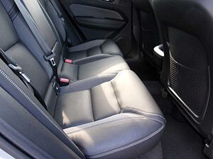 Volvo  B4 Plus Dark 2WD