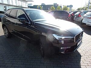 Volvo  B4 Momentum Pro 2WD