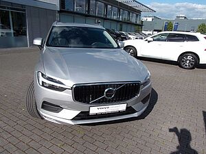 Volvo  B4 FWD AT Momentum Pro 2WD