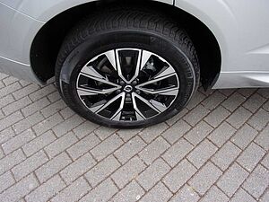 Volvo  B4 Plus Dark 2WD