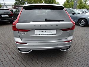 Volvo  B4 Plus Dark 2WD