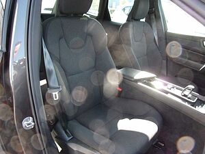 Volvo  B4 Momentum Pro AWD