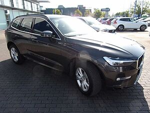 Volvo  B4 Momentum Pro AWD