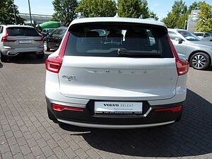 Volvo  T3 Momentum Pro 2WD