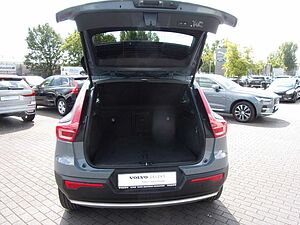Volvo  T2 Momentum Pro 2WD