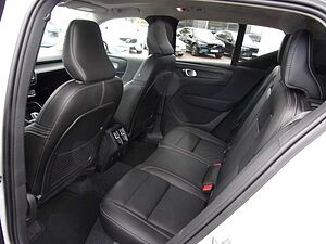Volvo  B4 Inscription AWD