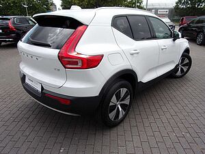 Volvo  T3 Momentum Pro 2WD