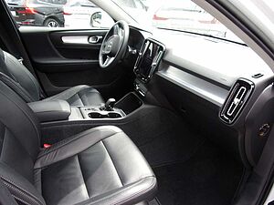 Volvo  T3 Momentum Pro 2WD