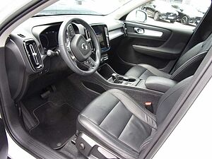 Volvo  T3 Momentum Pro 2WD