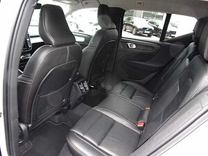 Volvo  T3 Momentum Pro 2WD