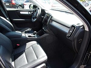 Volvo  T3 Momentum Pro 2WD