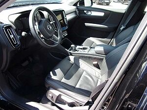 Volvo  T3 Momentum Pro 2WD