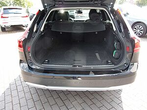 Volvo  B4  AWD Plus
