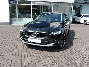 Volvo  B4  AWD Plus