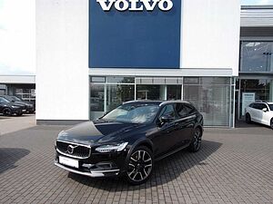 Volvo  B4  AWD Plus