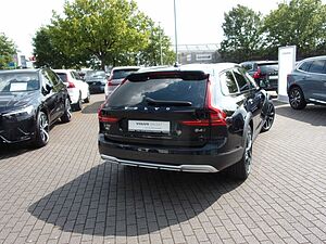 Volvo  B4  AWD Plus
