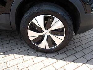 Volvo  Momentum Pro AWD