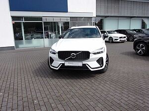 Volvo  B4 Plus Dark 2WD