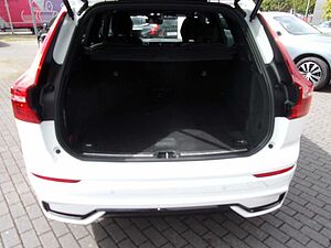 Volvo  B4 Plus Dark 2WD