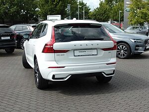 Volvo  B4 Plus Dark 2WD