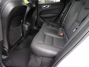 Volvo  XC60 Plus Dark 2WD