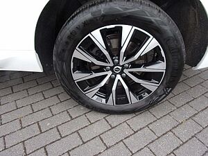 Volvo  XC60 Plus Dark 2WD