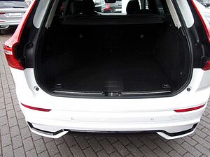 Volvo  XC60 Plus Dark 2WD