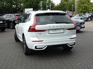 Volvo  XC60 Plus Dark 2WD