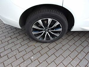Volvo  B4 Plus Dark 2WD