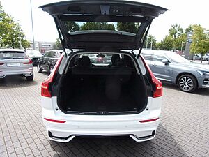Volvo  B4 Plus Dark 2WD