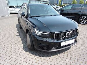 Volvo  B3 Plus Dark 2WD