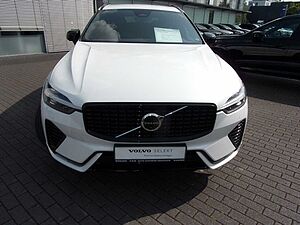 Volvo  B4  R Design 2WD