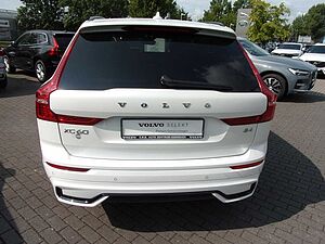 Volvo  B4  R Design 2WD