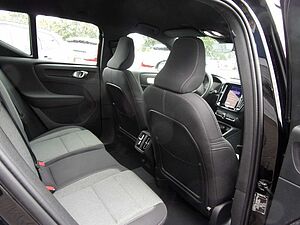 Volvo  B3 Plus Dark 2WD