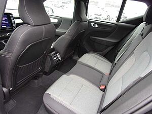 Volvo  B3 Plus Dark 2WD