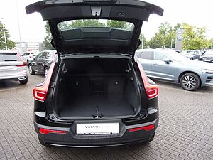 Volvo  B3 Plus Dark 2WD
