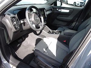 Volvo  B3 Plus Dark 2WD