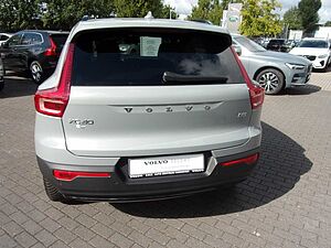 Volvo  B3 Plus Dark 2WD