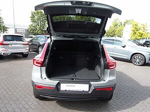 Volvo  B3 Plus Dark 2WD