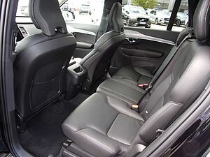 Volvo  B5 Momentum Pro AWD