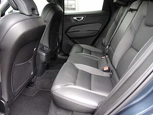 Volvo  B4 Plus Dark 2WD