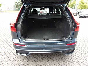 Volvo  B4 Plus Dark 2WD