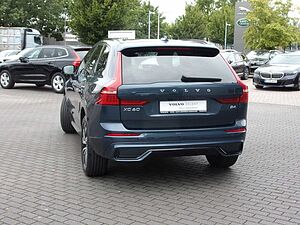 Volvo  B4 Plus Dark 2WD