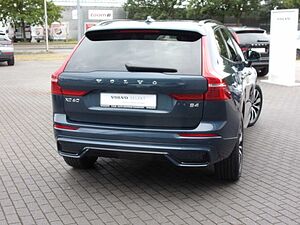 Volvo  B4 Plus Dark 2WD