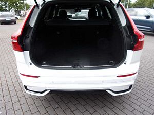Volvo  B4 Plus Dark AWD