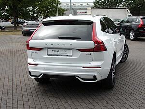 Volvo  B4 Plus Dark AWD
